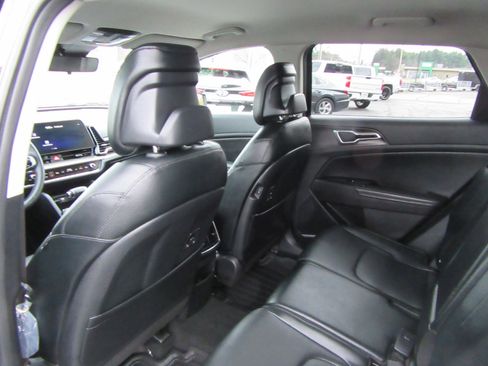 Used 2025 Kia Sportage EX image 55