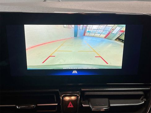 Used 2025 Chevrolet TrailBlazer RS w/ Convenience Package image 13