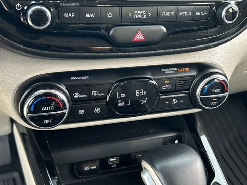 Certified 2023 Kia Soul EX image 27