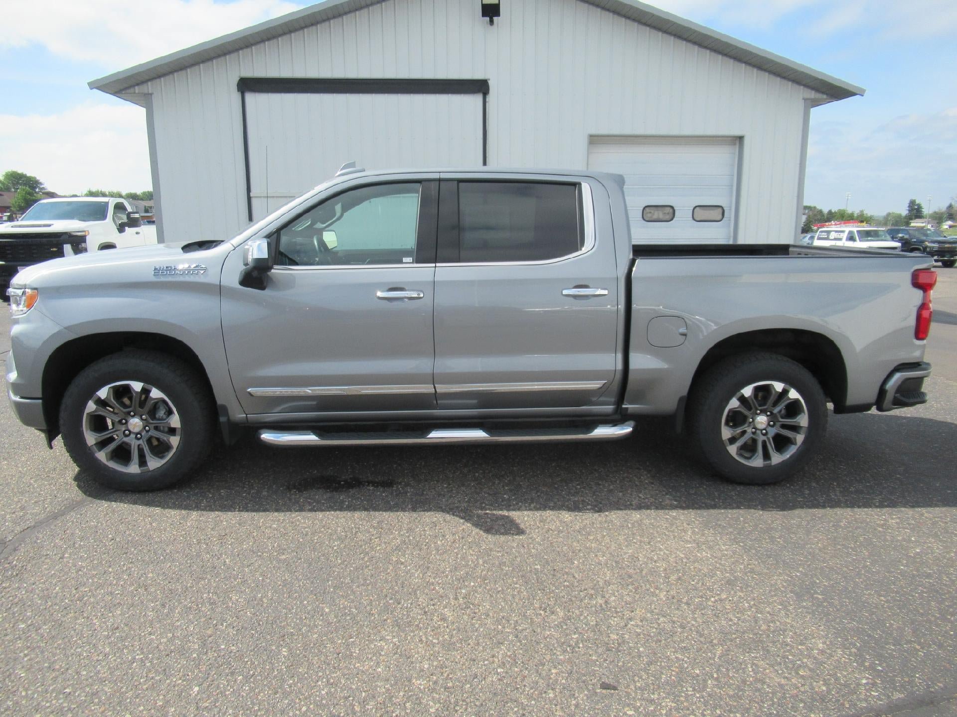 Certified 2025 Chevrolet Silverado 1500 High Country w/ Technology Package AWD/4WD image 8