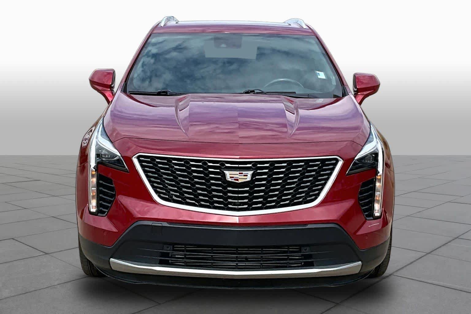 Used 2019 Cadillac XT4 Premium Luxury w/ Cold Weather Package FWD image 4