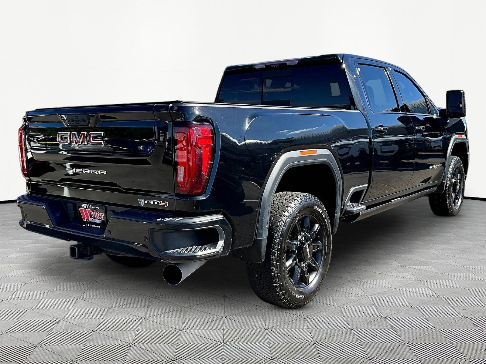 Used 2021 GMC Sierra 3500 AT4 w/ AT4 Premium Plus Package AWD/4WD image 6