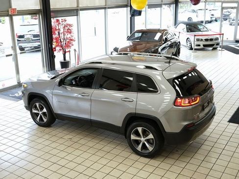 Used 2019 Jeep Cherokee Limited image 56