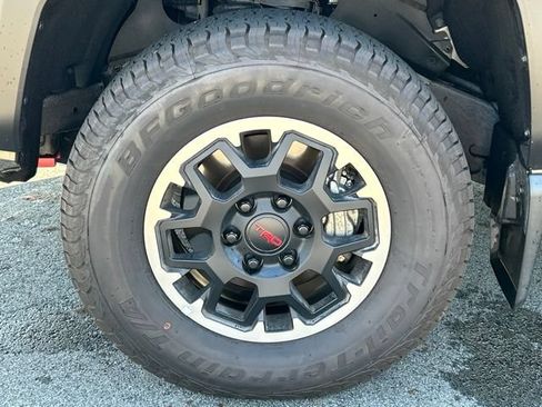 Certified 2026 Toyota Tacoma TRD Off-Road AWD/4WD image 11