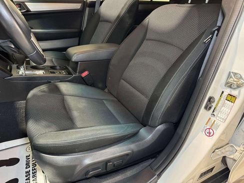 Used 2017 Subaru Outback 2.5i Premium image 22