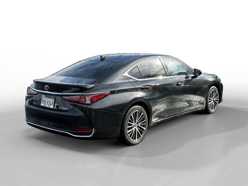 Used 2022 Lexus ES 300h w/ Premium Package image 5
