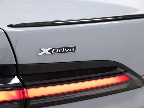 Used 2024 BMW 760i xDrive w/ Premium Package 2 AWD/4WD image 74