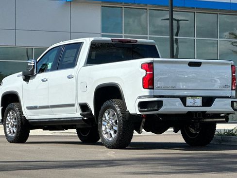 New 2026 Chevrolet Silverado 2500 High Country w/ High Country Premium Package AWD/4WD image 6