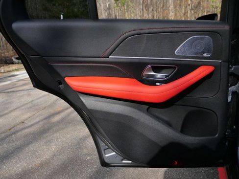 Used 2023 Mercedes-Benz GLE 53 AMG 4MATIC image 28