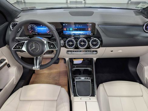Used 2026 Mercedes-Benz GLA 250 4MATIC image 16