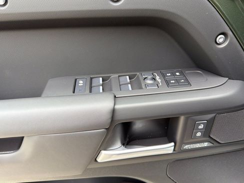 New 2026 Land Rover Defender 110 X-Dynamic SE AWD/4WD image 13