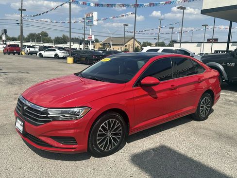 Used 2019 Volkswagen Jetta SE FWD image 2