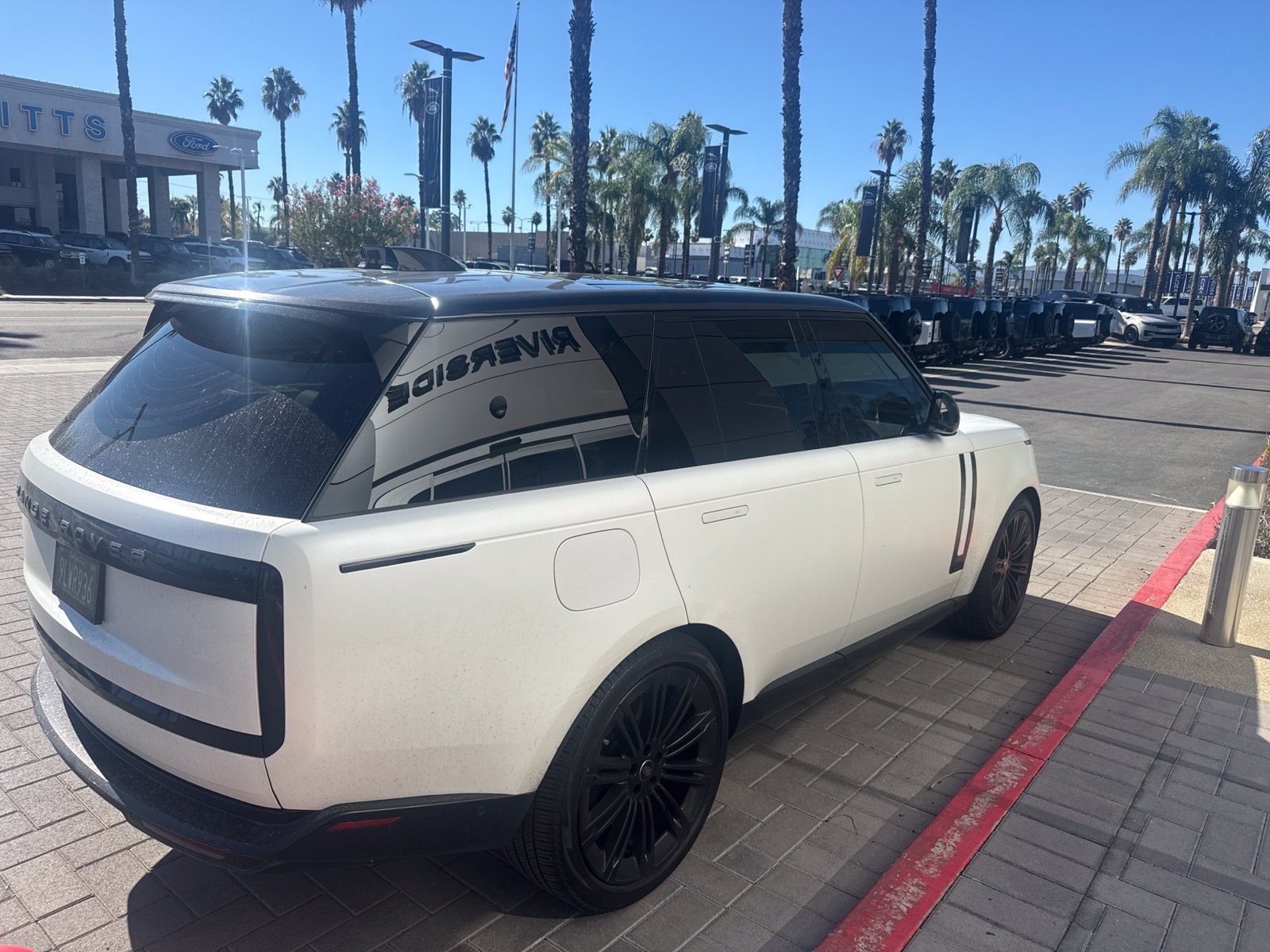 Used 2024 Land Rover Range Rover Autobiography AWD/4WD image 4
