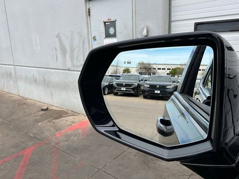 Used 2023 Cadillac Escalade Premium Luxury w/ Performance Package image 22