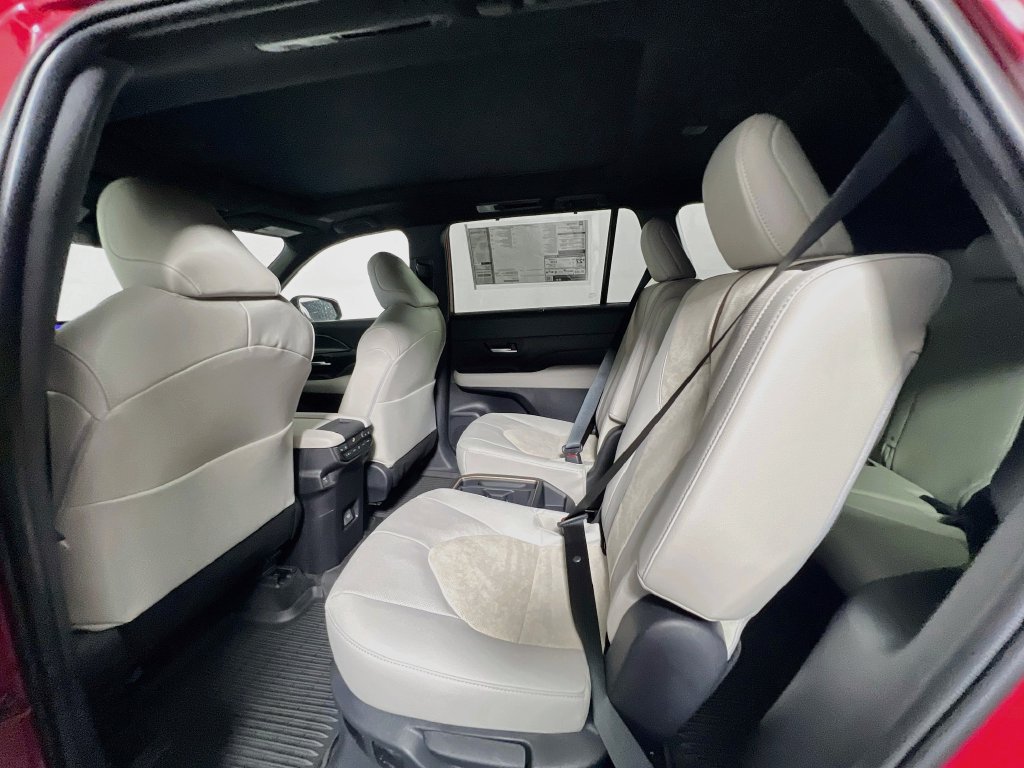 New 2026 Toyota Grand Highlander AWD Hybrid image 25