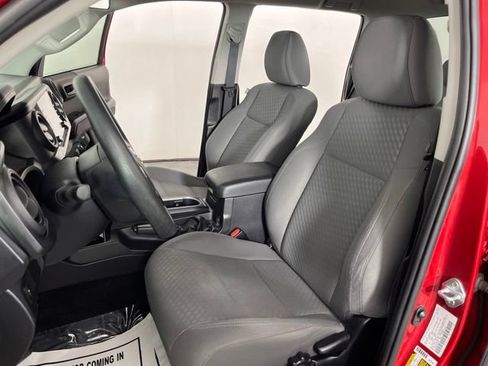 Used 2021 Toyota Tacoma SR AWD/4WD image 20