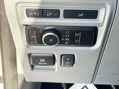Used 2023 Ford F150 Lariat AWD/4WD image 33