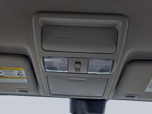 Used 2024 Nissan Frontier SV w/ SV Convenience Package RWD image 29