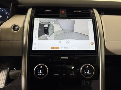New 2026 Land Rover Discovery S AWD/4WD image 24
