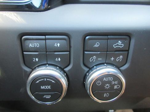New 2026 GMC Sierra 1500 AT4 w/ AT4 Premium Package AWD/4WD image 17