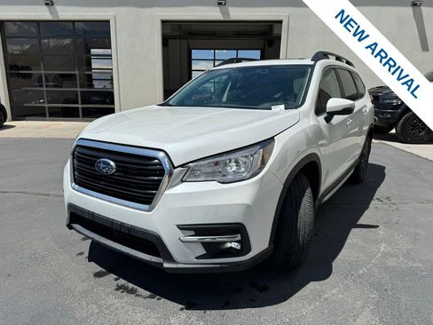 Used 2022 Subaru Ascent Limited w/ Technology Package AWD/4WD image 3