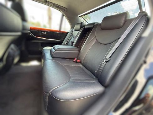 Used 2004 Lexus LS 430 RWD image 11
