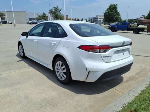 Used 2024 Toyota Corolla LE FWD image 2