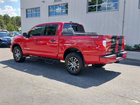 Used 2023 Nissan Titan SV AWD/4WD image 5