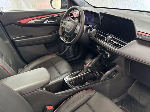 Certified 2025 Chevrolet TrailBlazer RS w/ Convenience Package AWD/4WD image 28