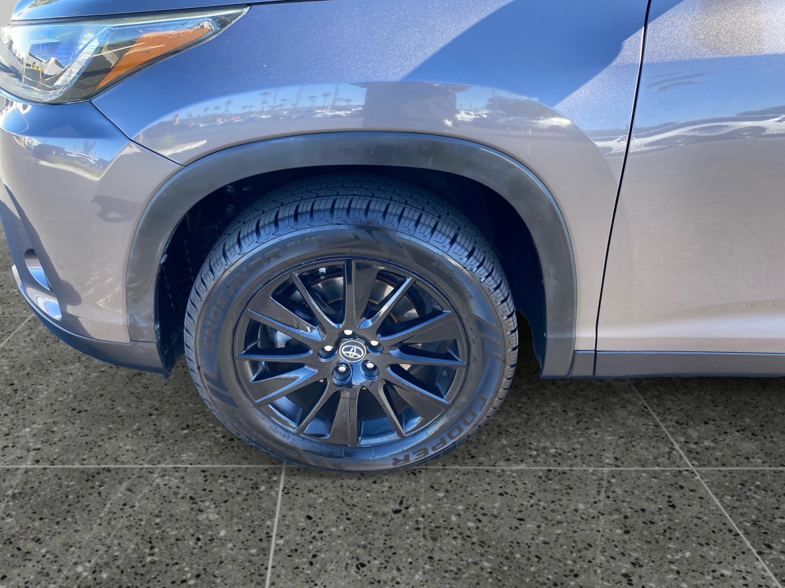 Used 2019 Toyota Highlander SE FWD image 14