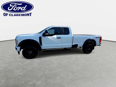 Used 2023 Ford F250 XL w/ STX Appearance Package AWD/4WD image 4