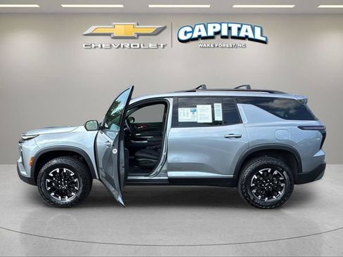 Used 2025 Chevrolet Traverse Z71 w/ Driver Confidence Package AWD/4WD image 9