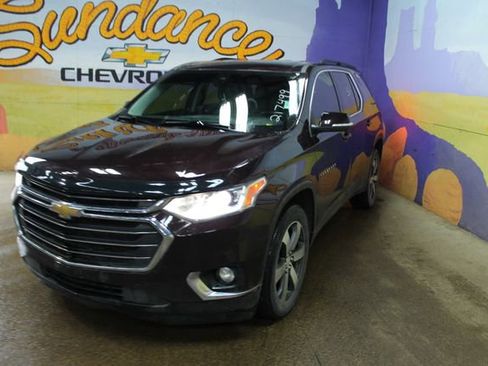 Used 2021 Chevrolet Traverse LT image 4