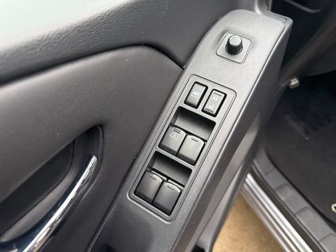 Used 2023 Nissan Frontier SV image 18