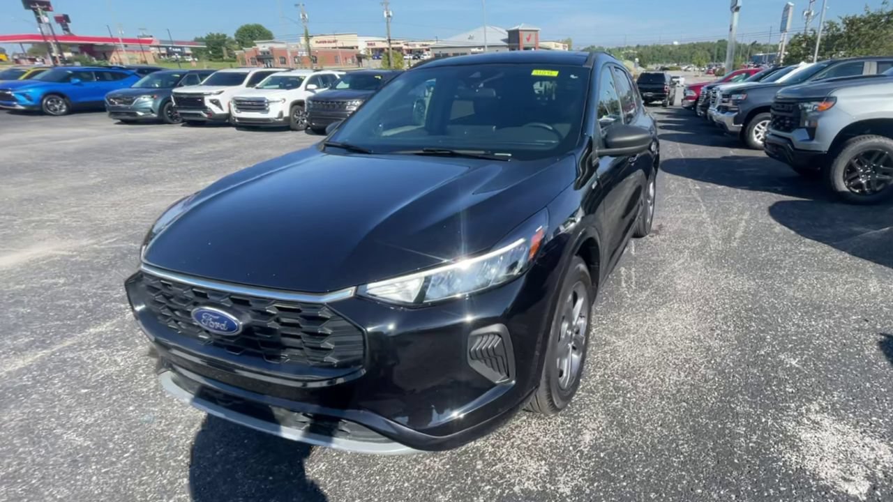Used 2024 Ford Escape ST-Line w/ Tech Pack #1 AWD/4WD image 4