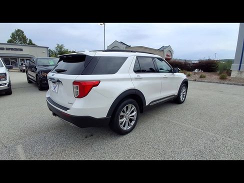 Certified 2024 Ford Explorer XLT w/ Equipment Group 202A AWD/4WD image 8