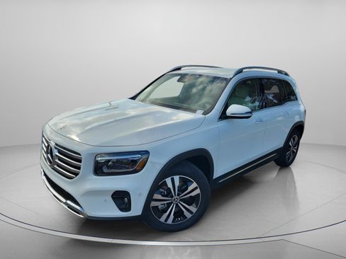 Certified 2025 Mercedes-Benz GLB 250 image 2