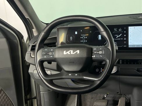 Used 2024 Kia EV9 Wind image 13