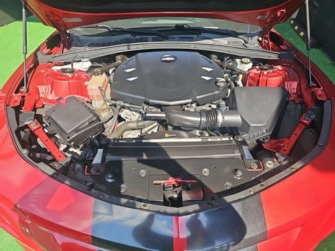 Used 2017 Chevrolet Camaro LT RWD image 25