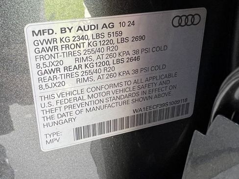 Certified 2025 Audi Q3 2.0T Premium Plus image 37