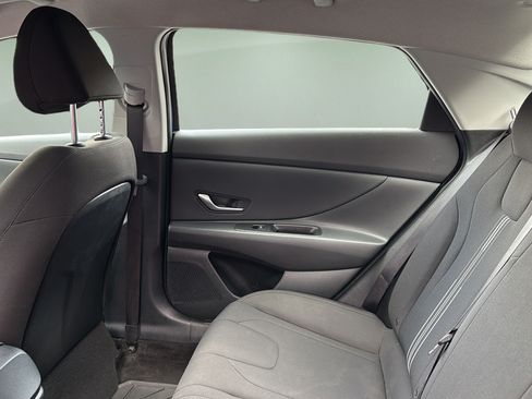 Used 2023 Hyundai Elantra SEL w/ Convenience Package FWD image 15