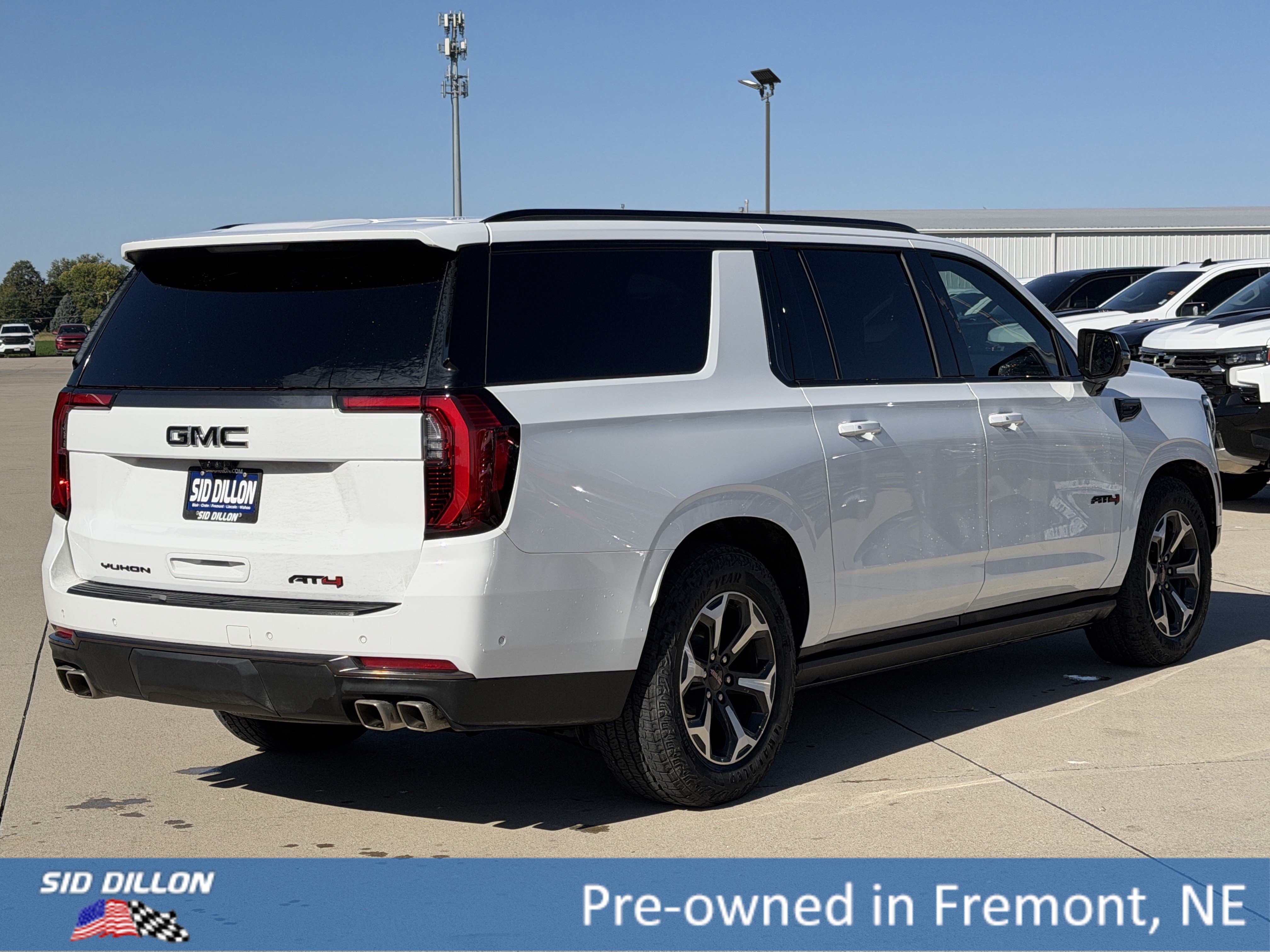 Certified 2026 GMC Yukon XL AT4 Ultimate AWD/4WD image 4