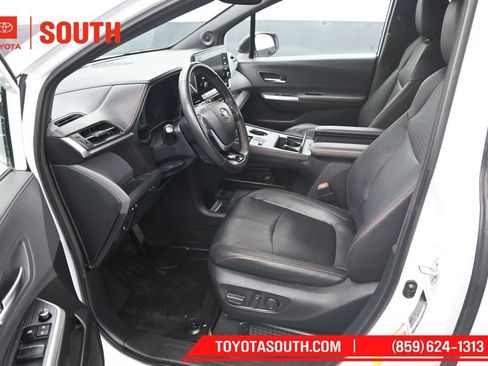 Used 2023 Toyota Sienna XSE w/ XSE Plus Package AWD/4WD image 9