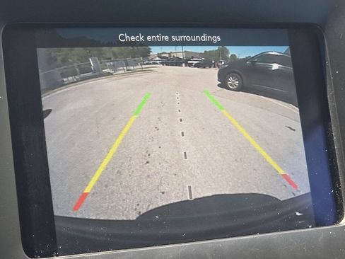 Used 2019 Jeep Cherokee Latitude Plus w/ Cold Weather Group AWD/4WD image 28