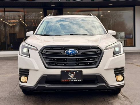 Used 2023 Subaru Forester Premium AWD/4WD image 9