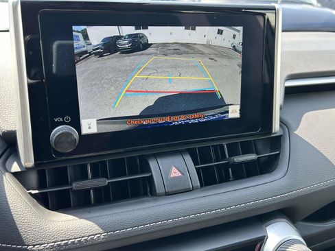 Used 2025 Toyota RAV4 LE AWD/4WD image 23