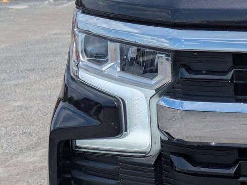 Used 2022 Chevrolet Silverado 1500 LT AWD/4WD image 10