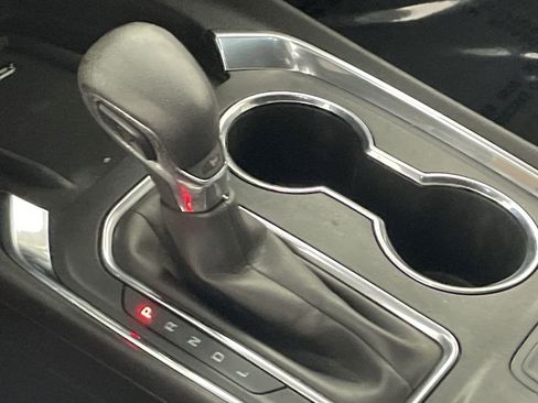 Used 2023 Chevrolet Traverse LT image 14