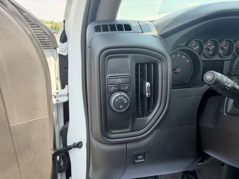 Used 2025 Chevrolet Silverado 1500 W/T RWD image 12