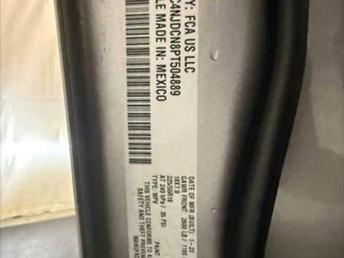 Certified 2023 Jeep Compass Limited image 38